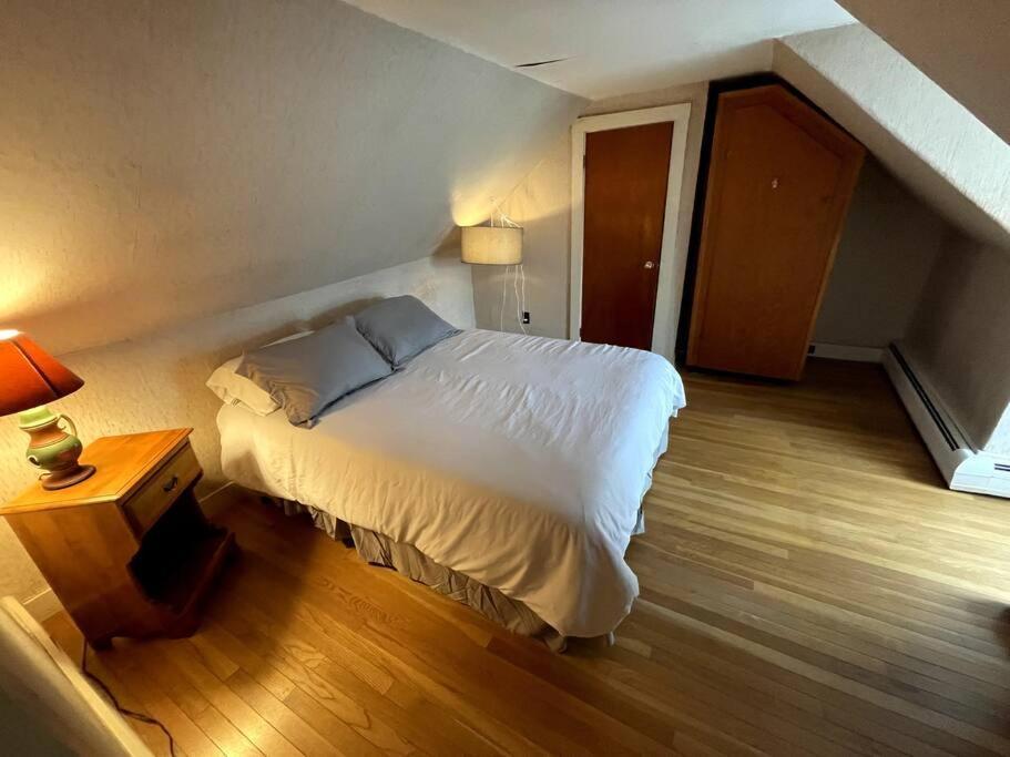 Cute 6-Bedroom Getaway In The Heart Of Littleton Kültér fotó