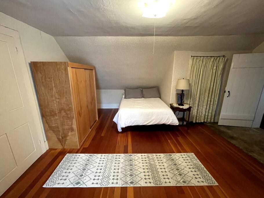 Cute 6-Bedroom Getaway In The Heart Of Littleton Kültér fotó